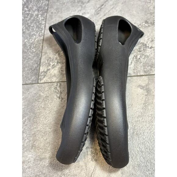 Crocs Women's Black Flats - Picture 4 of 5